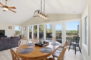Dining - Coeur d'Alene's Coeur de la Rivière (Coeur d'Alene)