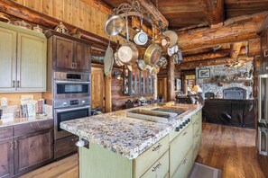 Fridge, microwave, oven, stovetop - Cozy Lakeview Log Cabin (Harrison)