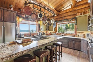 Fridge, microwave, oven, stovetop - Cozy Lakeview Log Cabin (Harrison)