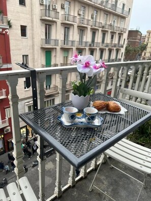 Outdoor dining - toledo's family (Naples)