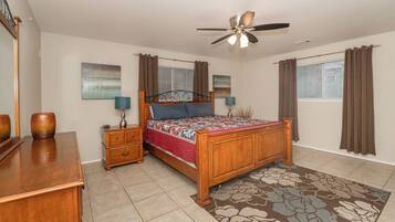 2 bedrooms, iron/ironing board, WiFi (free), bed sheets