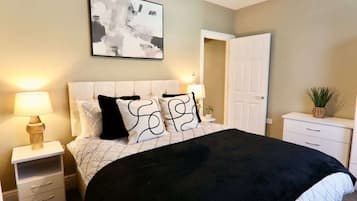 2 bedrooms, iron/ironing board, free WiFi, bed sheets