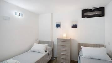 2 slaapkamers, een strijkplank/strijkijzer, wifi, beddengoed