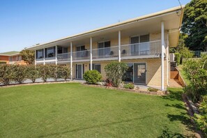 Exterior - Blue Hills Retreat in Leafy Rangeville (Rangeville)