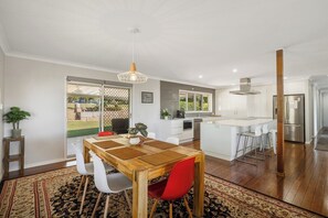 Dining - Blue Hills Retreat in Leafy Rangeville (Rangeville)