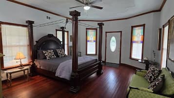 8 bedrooms, iron/ironing board, WiFi, bed sheets