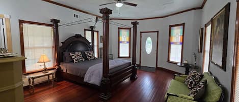 8 bedrooms, iron/ironing board, WiFi, bed sheets