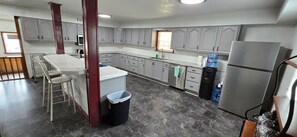 Private kitchen - Welcome to our 1890 Victorian Mansion
Spacious 8-bedroom house in lovely Coleman (Coleman)