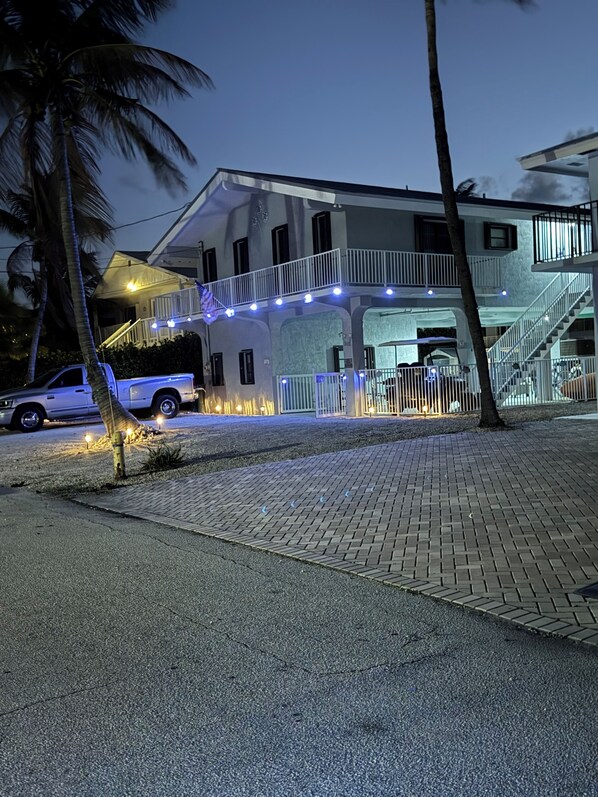 Exterior - Serene 2-bedroom house with AC in charming Layton (layton)