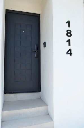 Exterior detail - Cama King, Cama Queen & Sofá Cama | 6 huéspedes (Monterrey)