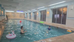 Indoor pool, outdoor pool - Cozy studio in a fantastic Daytona Beach location (Daytona Beach)