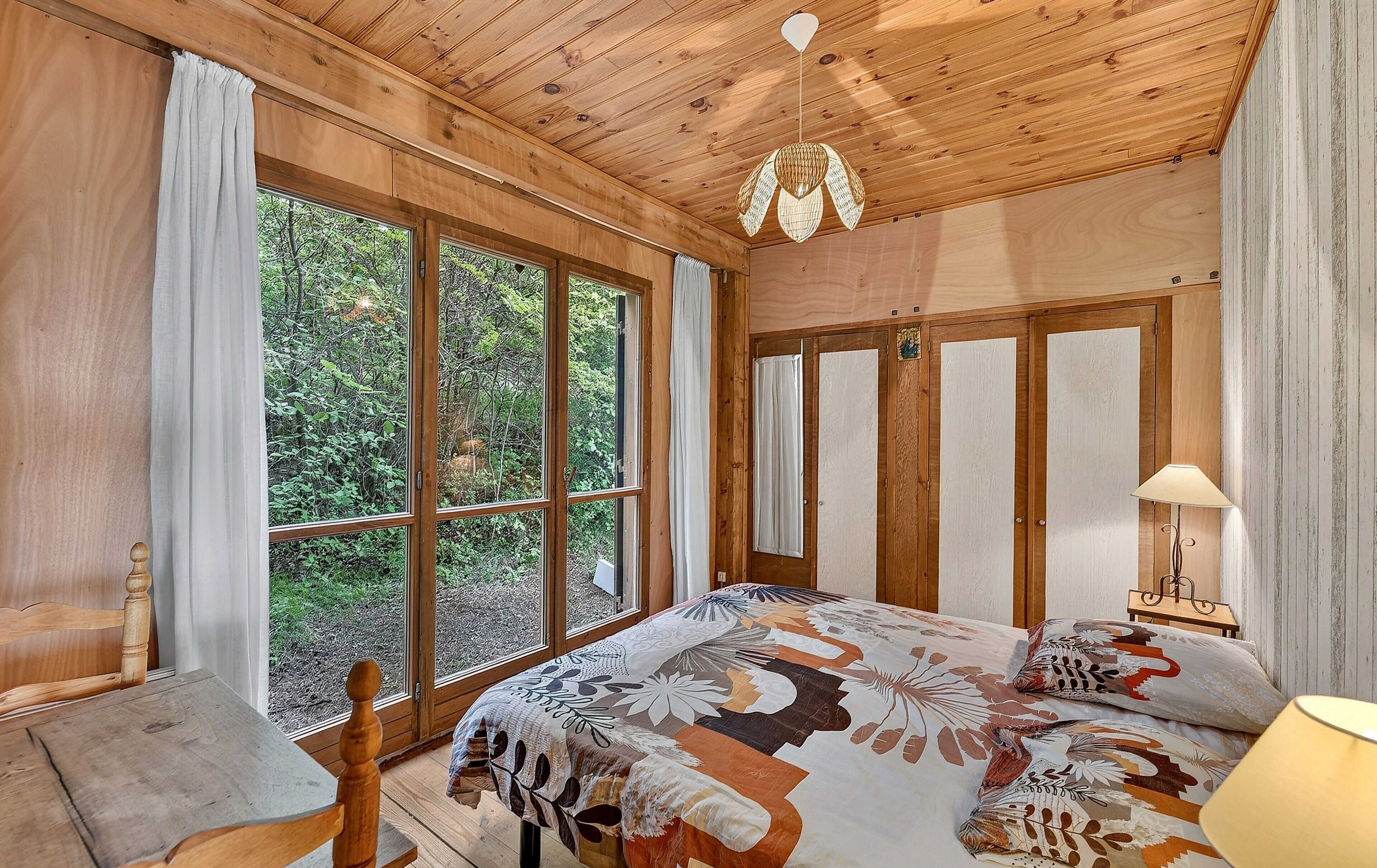 3 bedrooms, iron/ironing board, WiFi