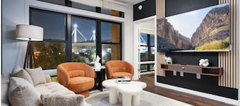 Labor by Stylish Stays