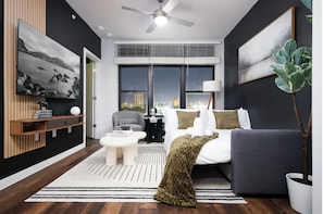 Apartment, 1 King Bed with Sofa bed, Non Smoking, Kitchen | Desk, laptop workspace, blackout drapes, iron/ironing board - Labor by Stylish Stays (San Antonio)