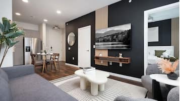 Apartment, 1 King Bed with Sofa bed, Non Smoking, Kitchen | Living area