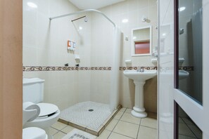 Superior Room | Bathroom - HOTEL CASA PALMARES (bahias de huatulco)