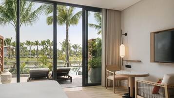 Deluxe Room, 1 King Bed, Accessible, Pool Access | Minibar, in-room safe, desk, free cots/infant beds
