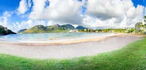 Unclassified image, 3 of 17, button - Hale Hokuala Kauai, Curio Collection By Hilton (Lihue)