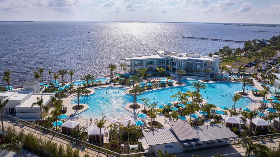 Sunsuites Villas At Sunseeker Resort, Curio By Hilton