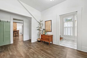 Interior - The 408 Family Farmhouse (Siloam Springs)