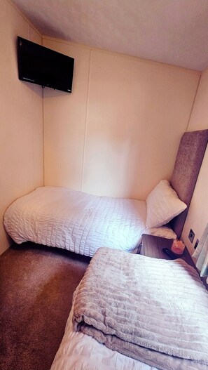 2 bedrooms, iron/ironing board, free WiFi
