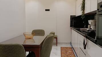 Apartment, 2 Bedrooms, Accessible, Smoking | Dining room