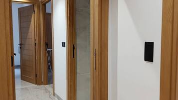 Apartment, 2 Bedrooms, Accessible, Smoking | Interior