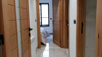 Apartment, 2 Bedrooms, Accessible, Smoking | Interior