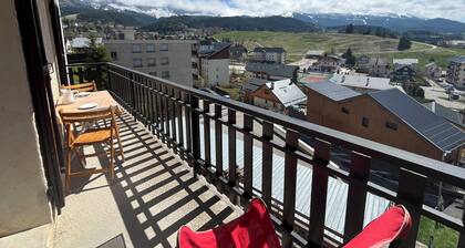 NEW - Charming T2 with view, village center, quiet and easy access.
