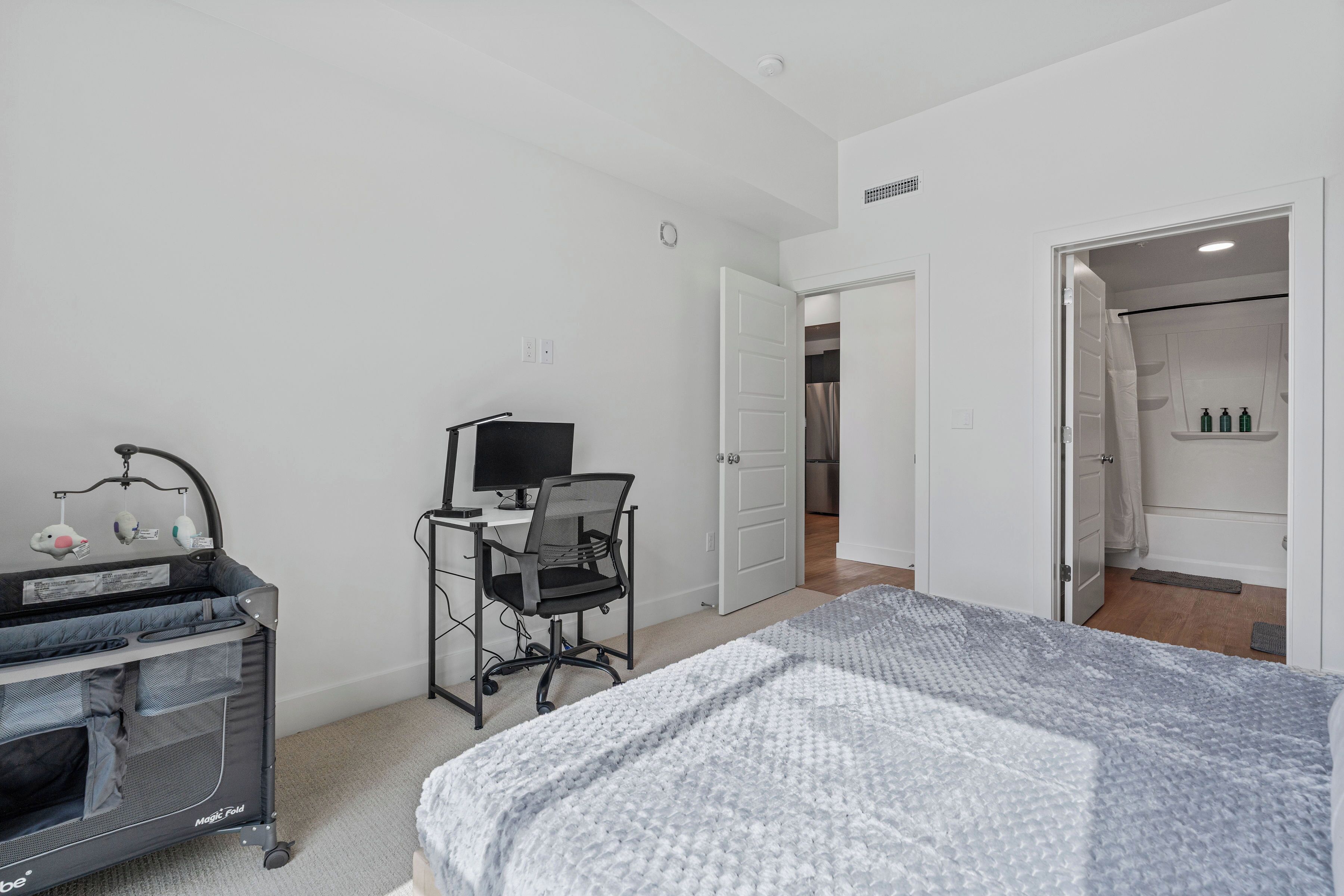 Apartment, 2 Bedrooms, Non Smoking, Kitchen | Desk, laptop workspace, blackout drapes, iron/ironing board