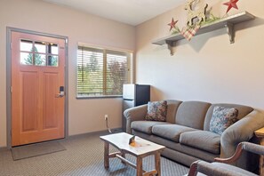 Suite, uitzicht op rivier | Woonruimte