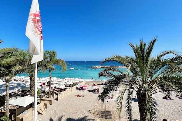Surroundings / Larvotto Beach