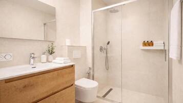 Douche, articles de toilette écologiques, sÚche-cheveux, bidet