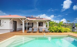 Pool - VILLA MOOREA ⭐⭐⭐ with swimming pool, large terrace and tropical setting - Rivière-Salée (Rivière-Salée)