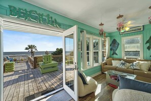 TV, offices - 5bd Oceanfront Home w. Charm, Outdoor Bar + Shower (Folly Beach)