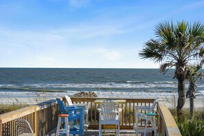 Property grounds - 5bd Oceanfront Home w. Charm, Outdoor Bar + Shower (Folly Beach)