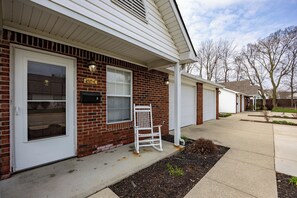 Exterior - Keystone Garden Villa C (Indianapolis)