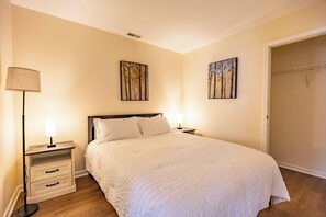 Room - Keystone Garden Villa C (Indianapolis)