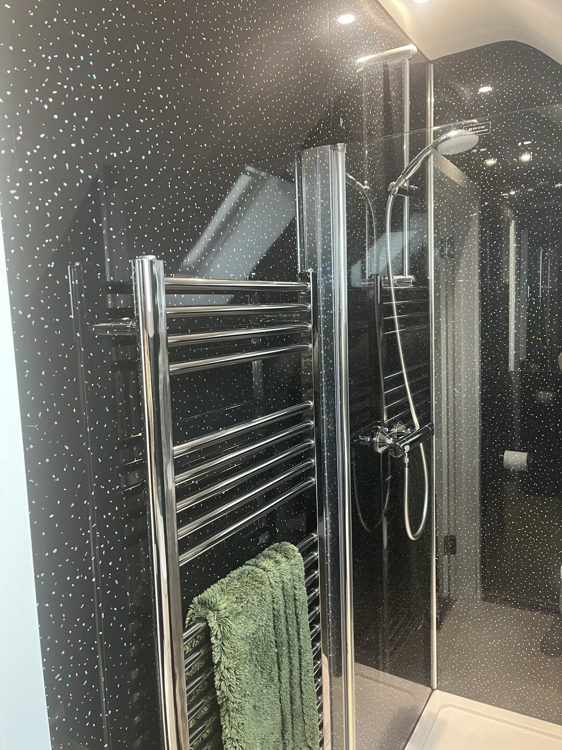 Deluxe Double Room, Ensuite | Bathroom | Shower, free toiletries, hair dryer, towels