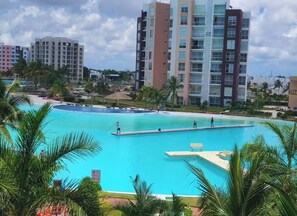 Pool - Stylish Boutique Condo in Cancun • Pool • WiFi • Perfect Escape (Cancún)