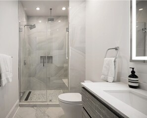 Bathroom - Brand new East Hampton house with pool and hot tub, 5 min to town (East Hampton)