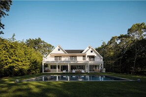 Exterior - Brand new East Hampton house with pool and hot tub, 5 min to town (East Hampton)
