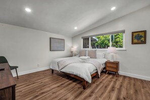 3 Schlafzimmer, Schreibtisch, Bügeleisen/Bügelbrett, kostenloses WLAN