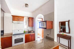 Apartment, 2 Schlafzimmer, Balkon, Poolblick | Innenbereich