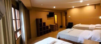 LAGUNA HOUSE