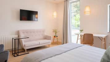 1 habitación, tabla de planchar con plancha, wifi y ropa de cama