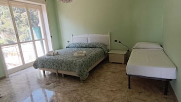 Attico familiare, 1 camera da letto, terrazzo, vista mare