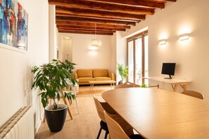 Dining - 'Laguna Cool Living Vintage 0' with Shared Terrace, Shared Garden and Wi-Fi (La Laguna)