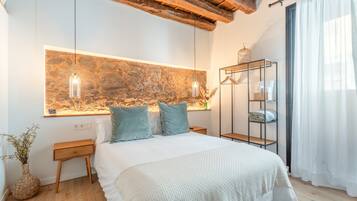 1 habitación, tabla de planchar con plancha, wifi y ropa de cama