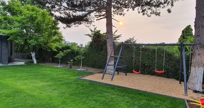 Quiet apartment with garden & terrace, parking space